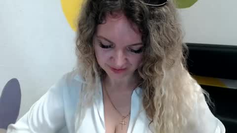 Donna online show from 06/19/26, 07:01