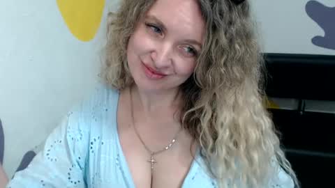 Donna online show from 06/26/26, 02:32