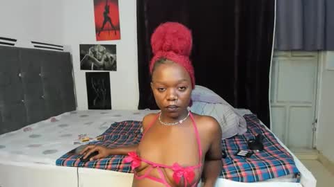 luxedollxoxoo online show from 12/19/25, 09:33