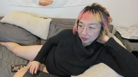 Snapshot of luxgray chatting on 12/14/24, 01:28 LuxGray online show from 12/14/24, 01:28