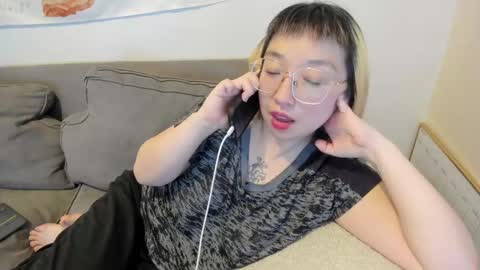 Snapshot of luxgray chatting on 03/12/25, 02:30 LuxGray online show from 03/12/25, 02:30