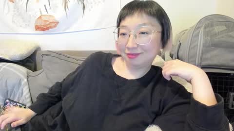 Snapshot of luxgray chatting on 12/20/25, 11:12 LuxGray online show from 12/20/25, 11:12