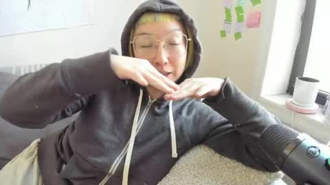 LuxGray online show from 03/29/26, 04:18