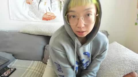 LuxGray online show from 04/11/26, 06:45