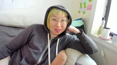 LuxGray online show from 04/18/26, 07:58