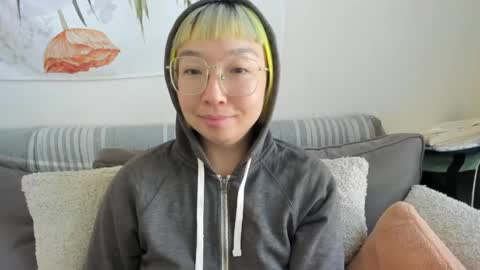 LuxGray online show from 04/21/26, 06:34