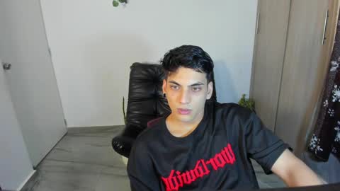 Snapshot of luxrx chatting on 05/14/26, 06:58 luxrx online show from 05/14/26, 06:58