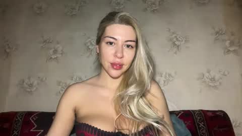 LuxSonyaStar online show from 12/14/25, 08:13