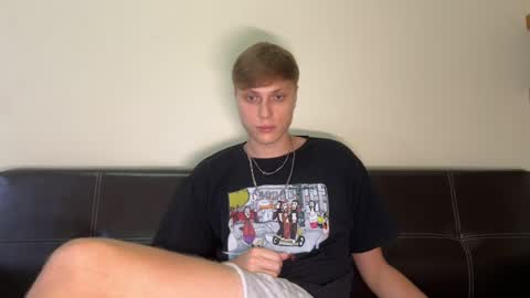 Snapshot of luxury_bob chatting on 04/20/26, 08:54 luxury_bob online show from 04/20/26, 08:54