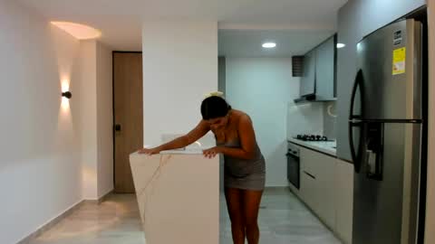 luxury_pleasure_ii online show from 04/19/26, 12:54