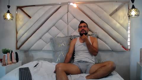 Lesly And Arnold online show from 01/25/25, 04:13