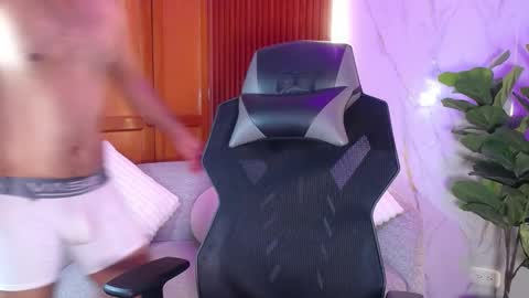 Lesly And Arnold online show from 10/08/25, 02:31