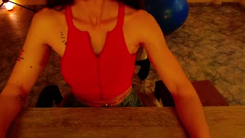 Snapshot of luxurydivine chatting on 04/30/26, 03:18 Liss online show from 04/30/26, 03:18