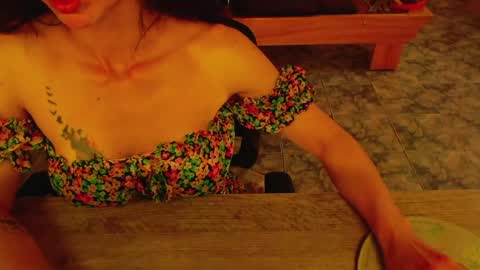 Snapshot of luxurydivine chatting on 05/22/26, 04:23 Liss online show from 05/22/26, 04:23