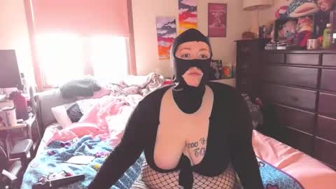 Snapshot of luxxxinteriorr chatting on 12/30/24, 08:47 LuxxxInteriorr online show from 12/30/24, 08:47