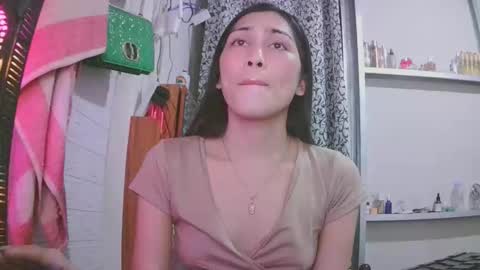 Snapshot of luxy27 chatting on 10/26/25, 01:50 nikke online show from 10/26/25, 01:50