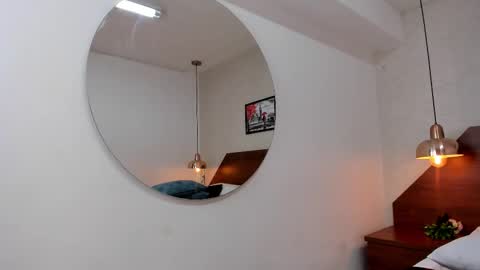 Snapshot of luz_mia1 chatting on 11/14/25, 11:42 Luz online show from 11/14/25, 11:42