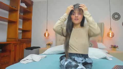 Snapshot of luz_mia1 chatting on 11/29/25, 12:08 Luz online show from 11/29/25, 12:08