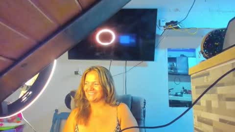 Snapshot of luzamandacastellanos chatting on 01/11/26, 05:34 ruby50 online show from 01/11/26, 05:34