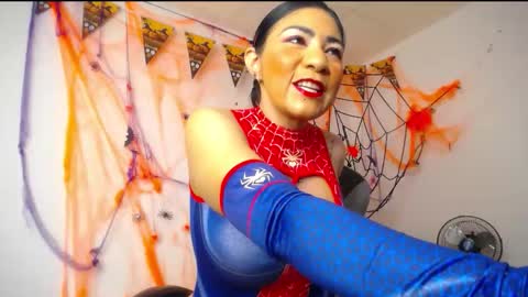 luzcastillo07 online show from 10/30/25, 05:31