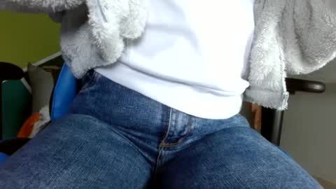 Snapshot of luzzy_cam chatting on 12/17/24, 11:16 luzzy I hope your visit and that we manage to get very hot online show from 12/17/24, 11:16