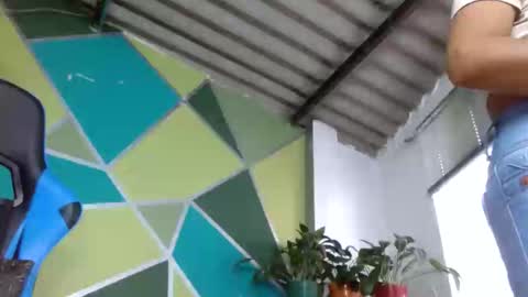 Snapshot of luzzy_cam chatting on 02/19/25, 09:58 luzzy I hope your visit and that we manage to get very hot online show from 02/19/25, 09:58