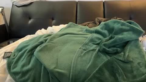 Snapshot of lvernon710 chatting on 03/10/25, 02:48 lvernon805 online show from 03/10/25, 02:48