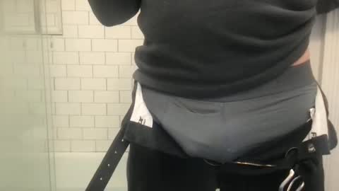 lvguynextdoor440656 online show from 12/17/25, 02:28