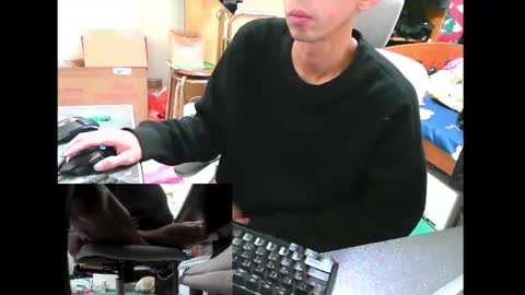 Snapshot of lvoe810930 chatting on 12/19/24, 12:34 lvoe810930 online show from 12/19/24, 12:34
