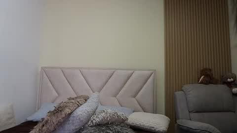 Snapshot of lya_aron_couple chatting on 06/22/26, 05:21 lya_aron_couple online show from 06/22/26, 05:21