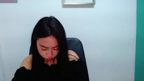 Snapshot of lya_levine chatting on 02/21/25, 06:15 Lya online show from 02/21/25, 06:15