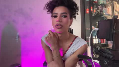 Snapshot of lyadumont chatting on 11/17/25, 05:08 LYA online show from 11/17/25, 05:08