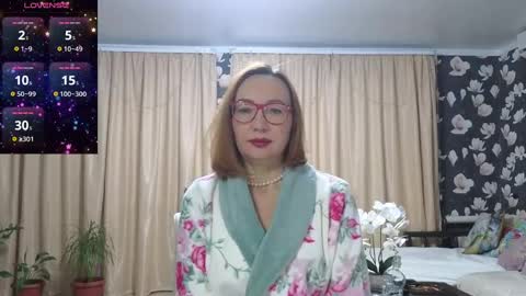 Snapshot of lyboff72 chatting on 12/13/24, 01:33 lybava online show from 12/13/24, 01:33