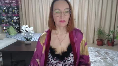 Snapshot of lyboff72 chatting on 02/13/25, 02:12 lybava online show from 02/13/25, 02:12