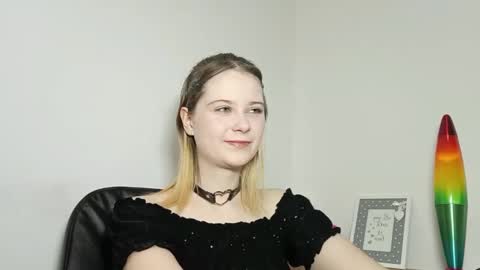 Lydia online show from 09/25/25, 06:33