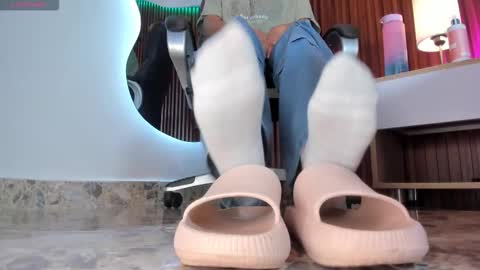 Lyhana Lee online show from 10/01/25, 11:38