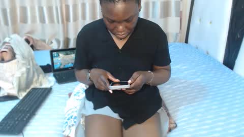 Snapshot of lyiajee chatting on 09/16/25, 07:53 lyiajee online show from 09/16/25, 07:53