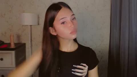 LYKA LOOPS online show from 04/04/26, 10:57