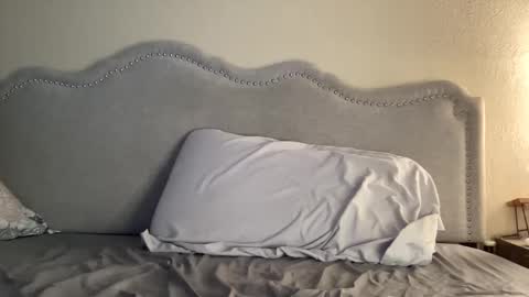 Olivia online show from 01/11/25, 03:42