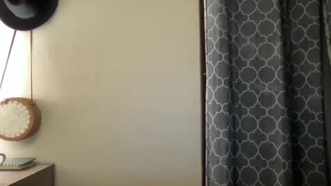 Olivia online show from 02/09/25, 11:04