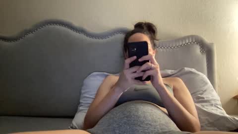 Olivia online show from 09/19/25, 02:57