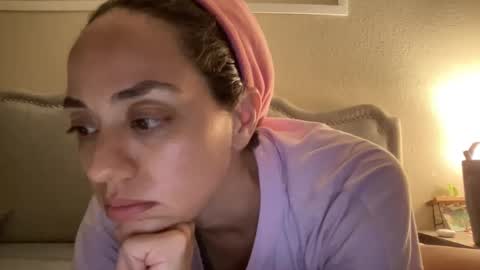 Olivia online show from 09/28/25, 06:19