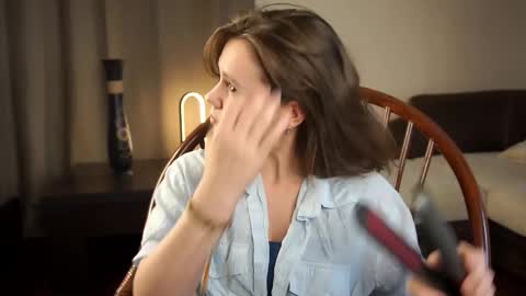 Snapshot of lyle_art chatting on 03/10/25, 04:28 hi im Lyle online show from 03/10/25, 04:28