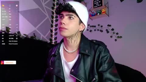 Lyle Bennett Freelance Model online show from 12/02/24, 10:39