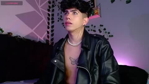 Lyle Bennett Freelance Model online show from 12/09/24, 09:49