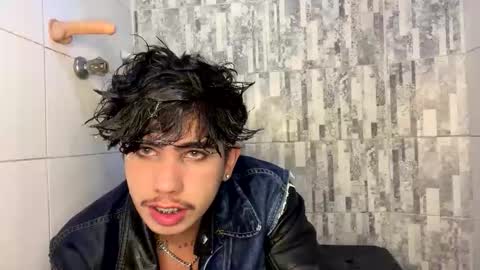 Lyle Bennett Freelance Model online show from 09/22/25, 03:30