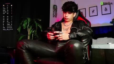 Lyle Bennett Freelance Model online show from 02/09/26, 12:20