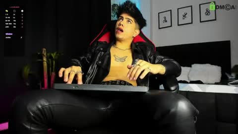 Snapshot of lylebennett_ chatting on 06/28/26, 11:16 Lyle Bennett Freelance Model online show from 06/28/26, 11:16