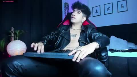Snapshot of lylebennett_ chatting on 07/01/26, 10:39 Lyle Bennett Freelance Model online show from 07/01/26, 10:39