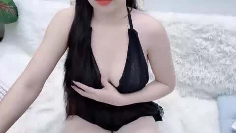 lyly_sweet97 online show from 04/18/26, 02:04